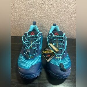 Reebok Goretex All Terrain Hiking Women’s Shoes Aqua Blue Size 7.5 Dura Grip
